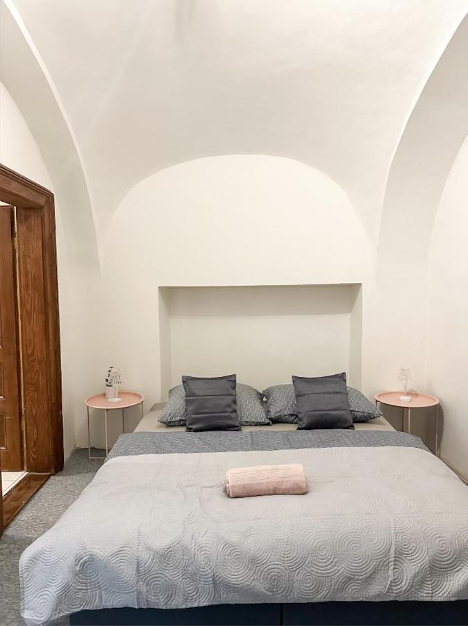 Old Town Apt. A/C And Parking バンスカー・ビストリツァ エクステリア 写真